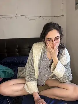 Snapshot of Lunaabbey chatting on 03-25-26, 03:33 Lunaabbey online show from 03-25-26, 03:33