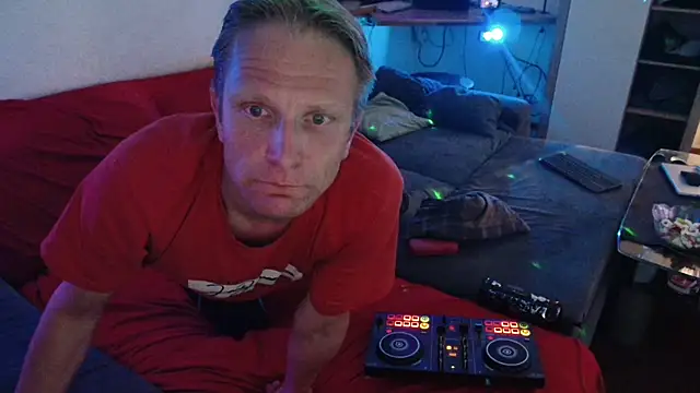 Snapshot of davidgntxxxxx chatting on 05-02-26, 02:55 davidgntxxxxx online show from 05-02-26, 02:55
