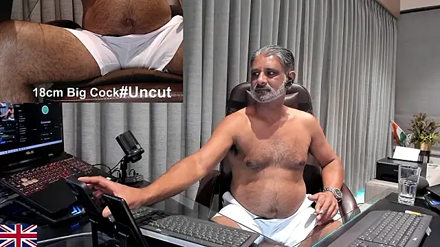 Snapshot of OnlineBossUK chatting on 03-13-26, 01:16 OnlineBossUK online show from 03-13-26, 01:16