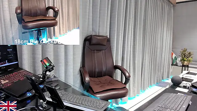 Snapshot of OnlineBossUK chatting on 03-02-26, 09:00 OnlineBossUK online show from 03-02-26, 09:00