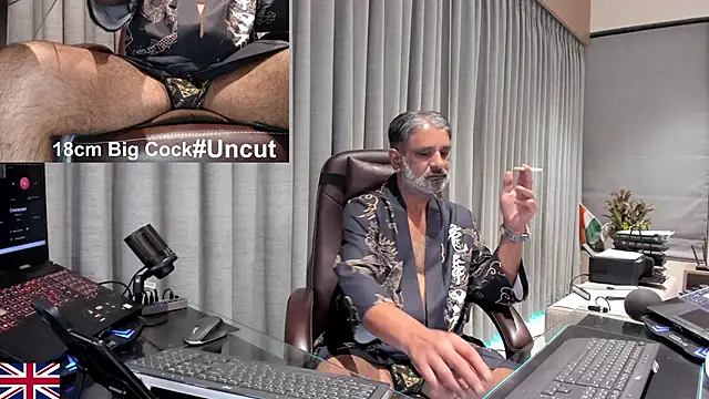 Snapshot of OnlineBossUK chatting on 03-18-26, 06:31 OnlineBossUK online show from 03-18-26, 06:31