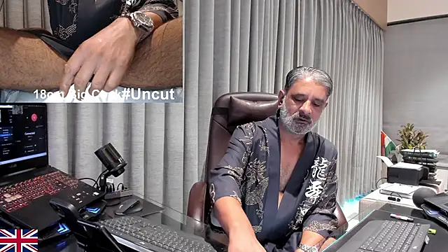 Snapshot of OnlineBossUK chatting on 03-19-26, 12:38 OnlineBossUK online show from 03-19-26, 12:38