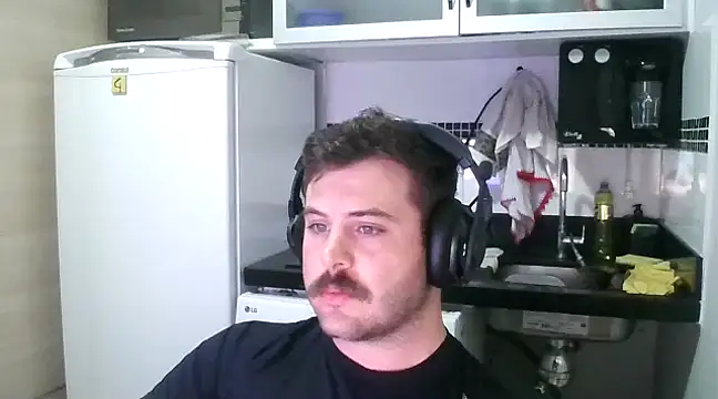 Snapshot of xk90072 chatting on 02-11-25, 04:24 xk90072 online show from 02-11-25, 04:24