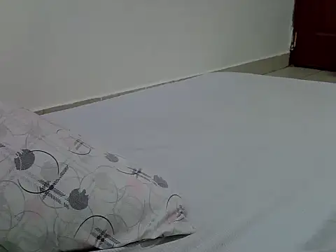 Snapshot of FANCY_METTY chatting on 02-20-26, 02:19 FANCY METTY online show from 02-20-26, 02:19