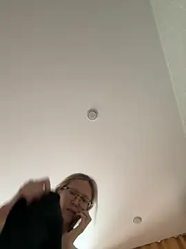 Snapshot of angelmommu chatting on 03-04-26, 05:59 angelmommu online show from 03-04-26, 05:59