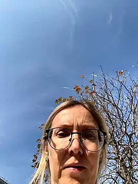 Snapshot of angelmommu chatting on 11-08-25, 09:46 angelmommu online show from 11-08-25, 09:46