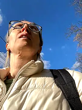 Snapshot of angelmommu chatting on 11-02-25, 11:59 angelmommu online show from 11-02-25, 11:59