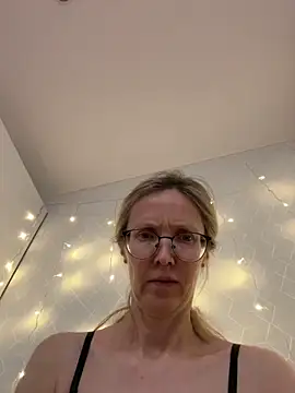 Snapshot of angelmommu chatting on 02-23-26, 12:17 angelmommu online show from 02-23-26, 12:17