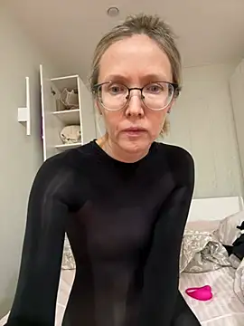 Snapshot of angelmommu chatting on 02-22-26, 07:44 angelmommu online show from 02-22-26, 07:44