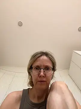 Snapshot of angelmommu chatting on 02-18-26, 09:17 angelmommu online show from 02-18-26, 09:17