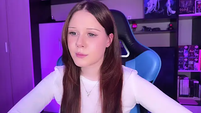 Snapshot of jasminevine chatting on 06-15-26, 03:51 jasminevine online show from 06-15-26, 03:51