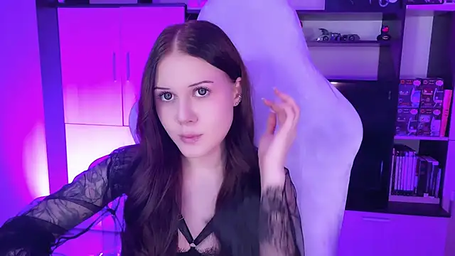 Snapshot of jasminevine chatting on 02-06-25, 04:10 jasminevine online show from 02-06-25, 04:10