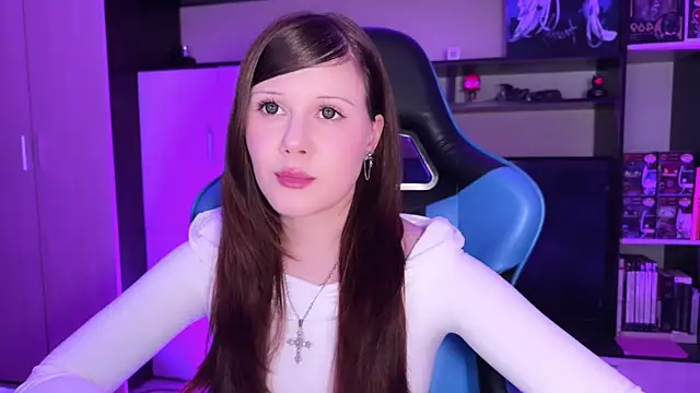 Snapshot of jasminevine chatting on 06-19-26, 07:20 jasminevine online show from 06-19-26, 07:20