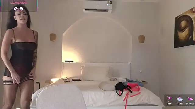 Helena Karel online show from 10-28-25, 09:19