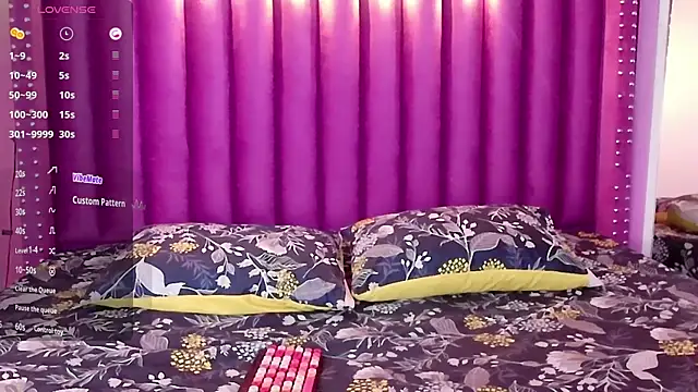 little kayla  online show from 09-10-25, 02:54