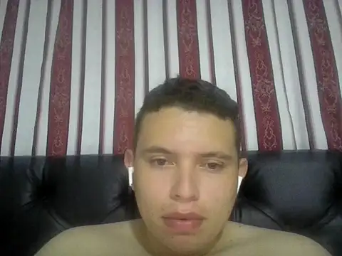 Snapshot of mons41 chatting on 04-05-26, 11:33 mons41 online show from 04-05-26, 11:33