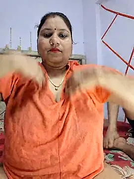 Snapshot of MOM-SUN-COUPLE chatting on 03-05-25, 04:57 MOM-SUN-COUPLE online show from 03-05-25, 04:57