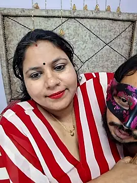 Snapshot of MOM-SUN-COUPLE chatting on 03-09-25, 07:59 MOM-SUN-COUPLE online show from 03-09-25, 07:59