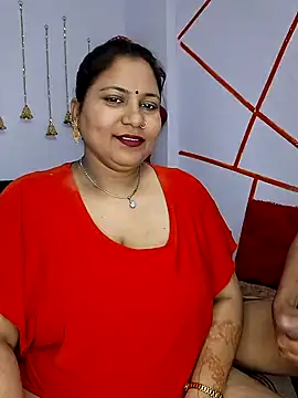 Snapshot of MOM-SUN-COUPLE chatting on 02-01-25, 04:32 MOM-SUN-COUPLE online show from 02-01-25, 04:32