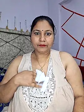 Snapshot of MOM-SUN-COUPLE chatting on 02-21-25, 09:34 MOM-SUN-COUPLE online show from 02-21-25, 09:34