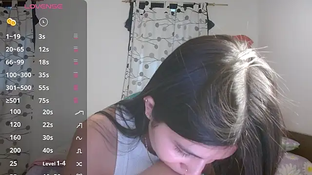 Snapshot of mia__lopez_ chatting on 02-14-25, 11:09 mia lopez online show from 02-14-25, 11:09