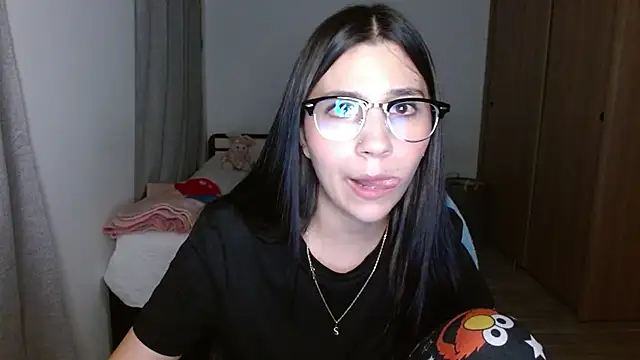 Snapshot of mia__lopez_ chatting on 10-25-25, 03:38 mia lopez online show from 10-25-25, 03:38