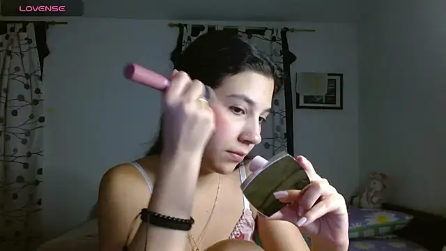 Snapshot of mia__lopez_ chatting on 01-29-25, 11:35 mia lopez online show from 01-29-25, 11:35