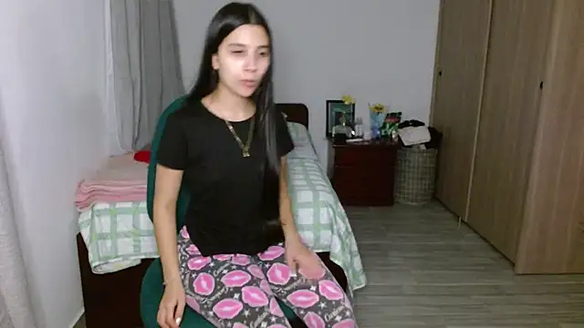 Snapshot of mia__lopez_ chatting on 09-22-25, 03:45 mia lopez online show from 09-22-25, 03:45