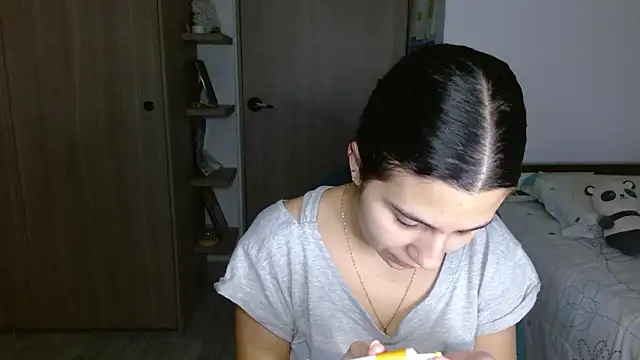 mia  lopez  online show from 03-25-26, 03:39