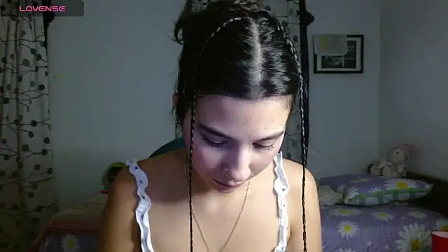 Snapshot of mia__lopez_ chatting on 01-31-25, 04:47 mia lopez online show from 01-31-25, 04:47