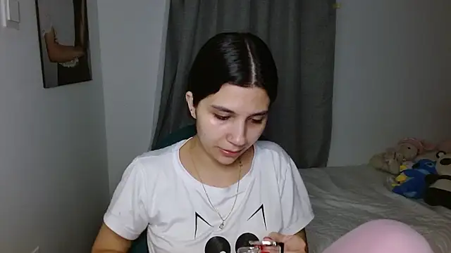 Snapshot of mia__lopez_ chatting on 11-29-25, 05:51 mia lopez online show from 11-29-25, 05:51