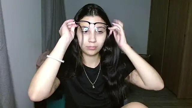 Snapshot of mia__lopez_ chatting on 10-21-25, 01:16 mia lopez online show from 10-21-25, 01:16