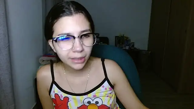 Snapshot of mia__lopez_ chatting on 10-22-25, 12:54 mia lopez online show from 10-22-25, 12:54
