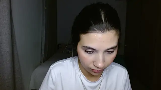 Snapshot of mia__lopez_ chatting on 11-15-25, 01:20 mia lopez online show from 11-15-25, 01:20