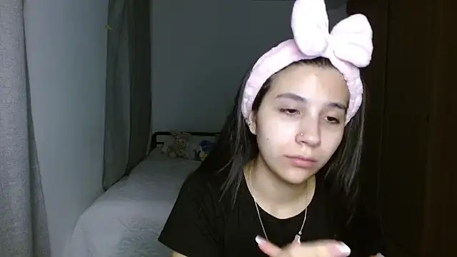 Snapshot of mia__lopez_ chatting on 11-13-25, 04:16 mia lopez online show from 11-13-25, 04:16