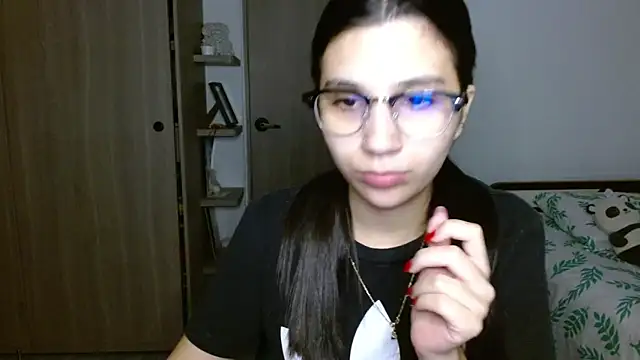 Snapshot of mia__lopez_ chatting on 12-18-25, 04:28 mia lopez online show from 12-18-25, 04:28