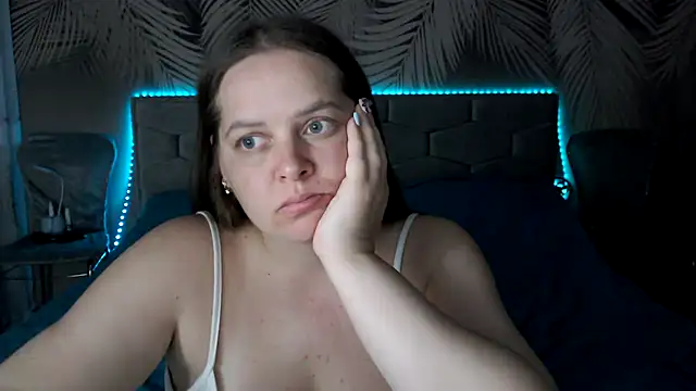 Snapshot of uliastar chatting on 07-14-26, 11:27 uliastar online show from 07-14-26, 11:27