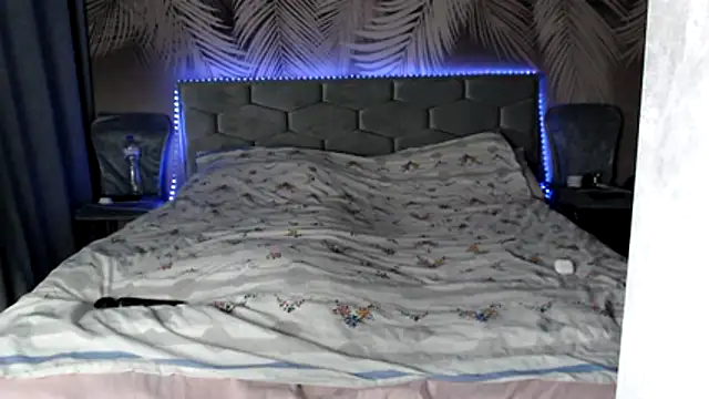 uliastar online show from 02-22-26, 09:00