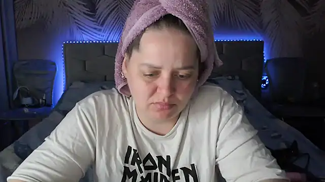 Snapshot of uliastar chatting on 05-18-26, 06:51 uliastar online show from 05-18-26, 06:51