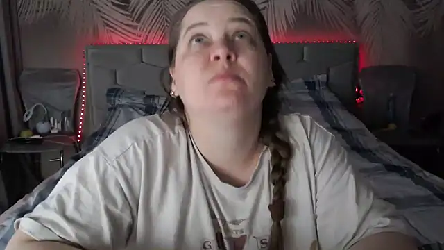 Snapshot of uliastar chatting on 04-22-26, 05:14 uliastar online show from 04-22-26, 05:14
