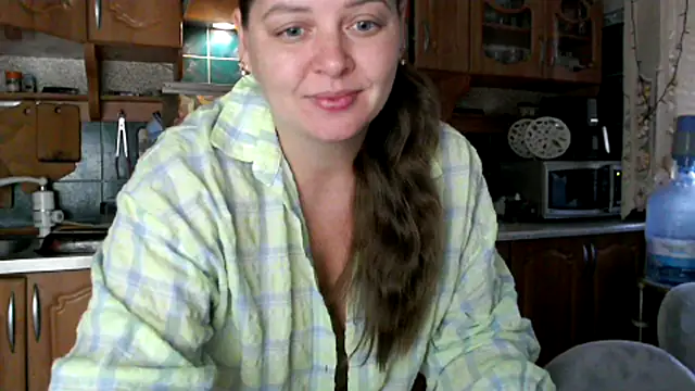 uliastar online show from 10-05-25, 05:42