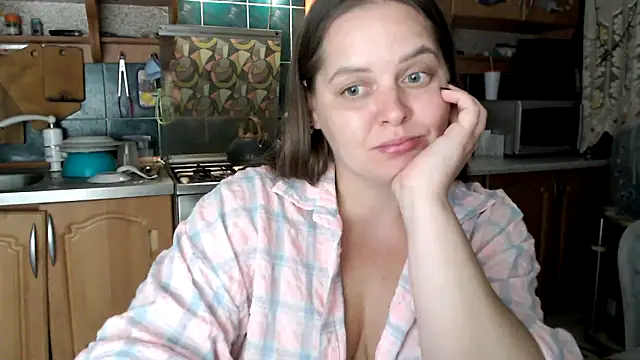 uliastar online show from 10-14-25, 07:03