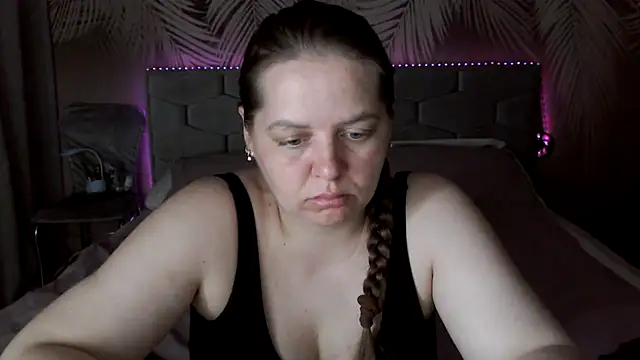 Snapshot of uliastar chatting on 06-23-26, 06:33 uliastar online show from 06-23-26, 06:33