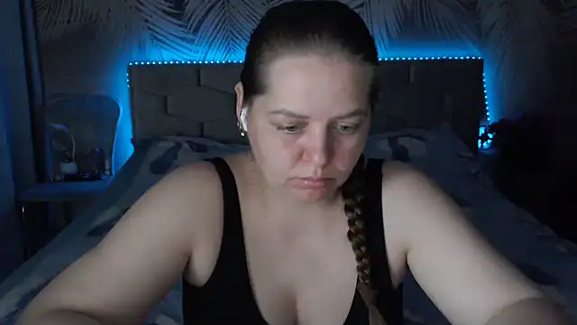 Snapshot of uliastar chatting on 06-15-26, 06:13 uliastar online show from 06-15-26, 06:13