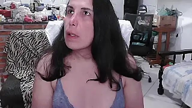 LauraVicttoria361215 online show from 10-22-25, 11:25