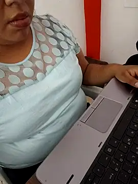 Snapshot of FerLu8 chatting on 04-16-26, 08:20 FerLu8 online show from 04-16-26, 08:20