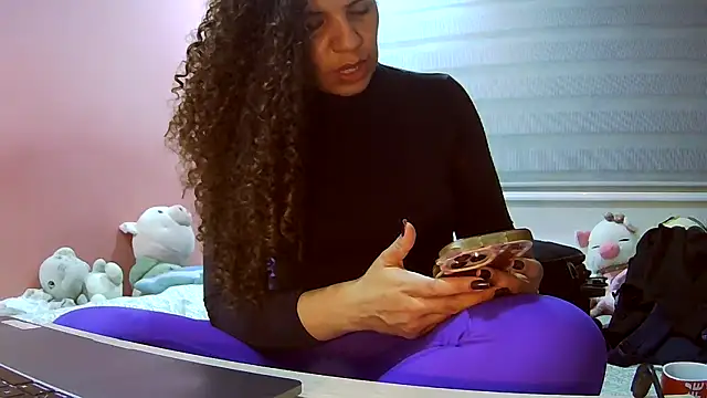 gatubelahot online show from 11-29-25, 12:00