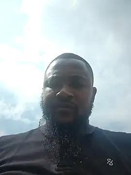 Snapshot of douksm chatting on 03-01-25, 12:12 douksm online show from 03-01-25, 12:12