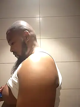 Snapshot of douksm chatting on 02-25-25, 06:23 douksm online show from 02-25-25, 06:23