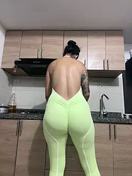 valeriia25  online show from 11-26-25, 12:43